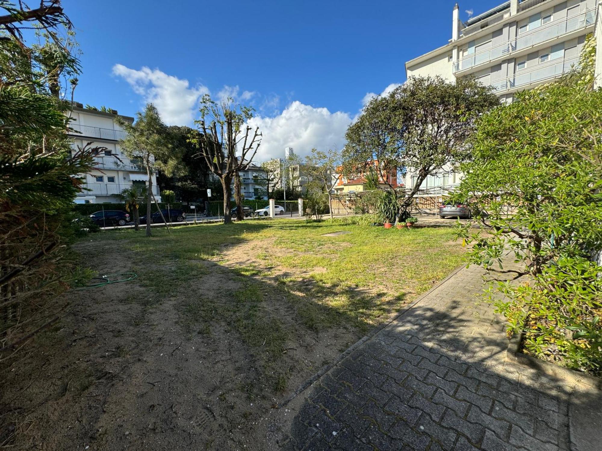 App4Rent Villa Zanetti - Appartamenti Con Spiaggia Privata Frontemare ليدو دي يسولو المظهر الخارجي الصورة