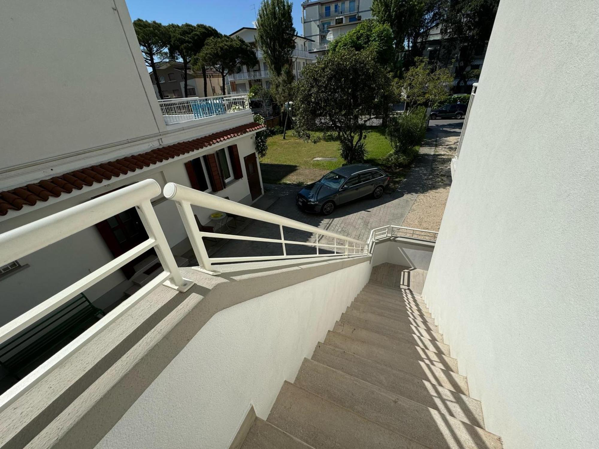 App4Rent Villa Zanetti - Appartamenti Con Spiaggia Privata Frontemare ليدو دي يسولو المظهر الخارجي الصورة