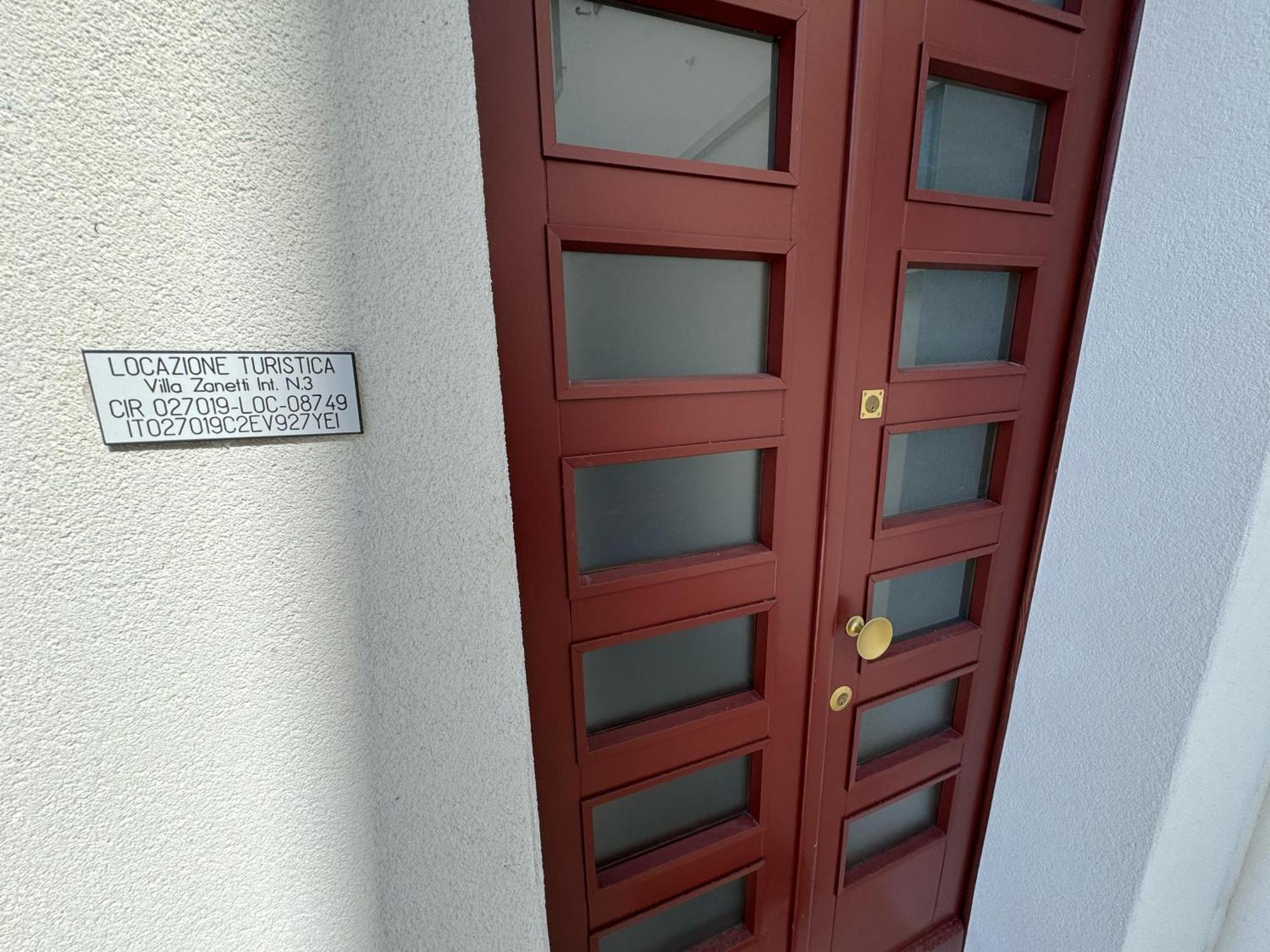 App4Rent Villa Zanetti - Appartamenti Con Spiaggia Privata Frontemare ليدو دي يسولو المظهر الخارجي الصورة